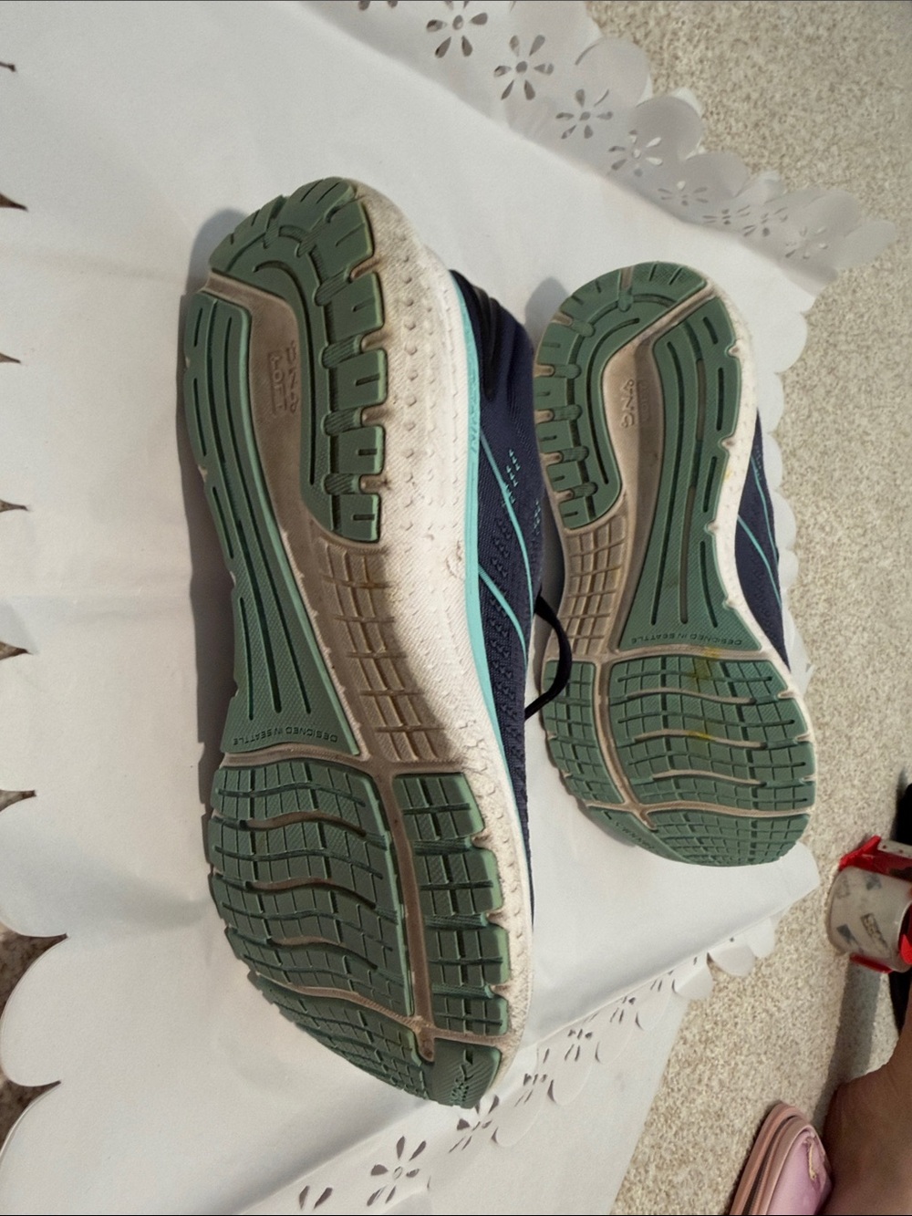 Brooks Women’s deep Blue and aqua Running Sneakers - Picture 4 of 9